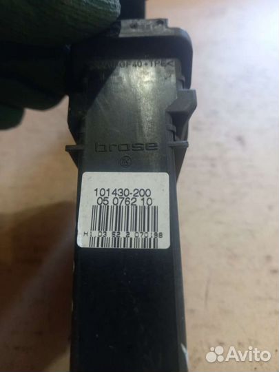 Блок Управления стеклоподъемниками Пассат Б5 гольф