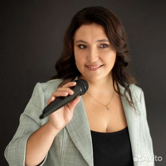 Ведущий мероприятий тамада