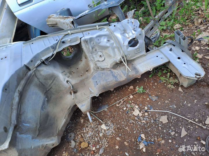 Четверть передняя правая Toyota Premio T240