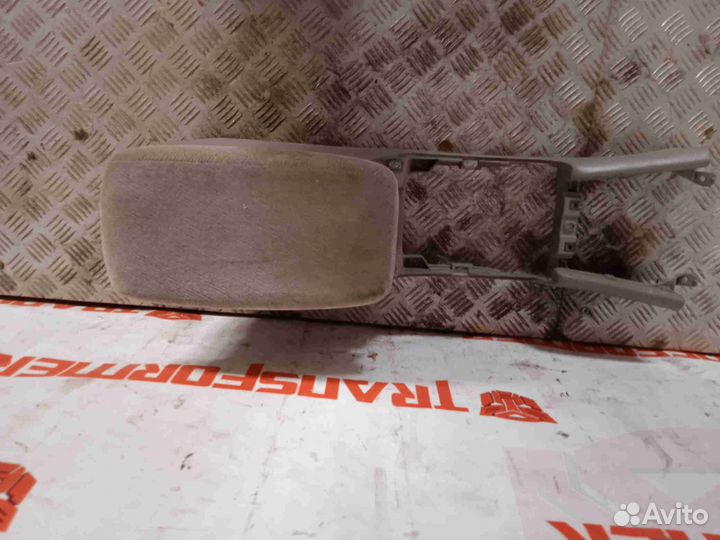 Подлокотник Мазда Милления TA5P