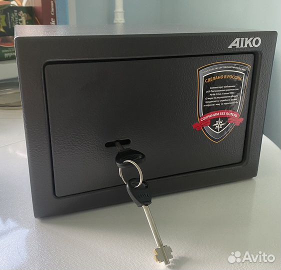 Сейф металлический