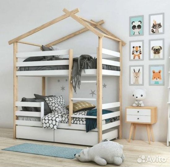 Двухъярусная кровать с лестницей