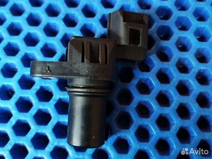 Датчик распредвала Mitsubishi