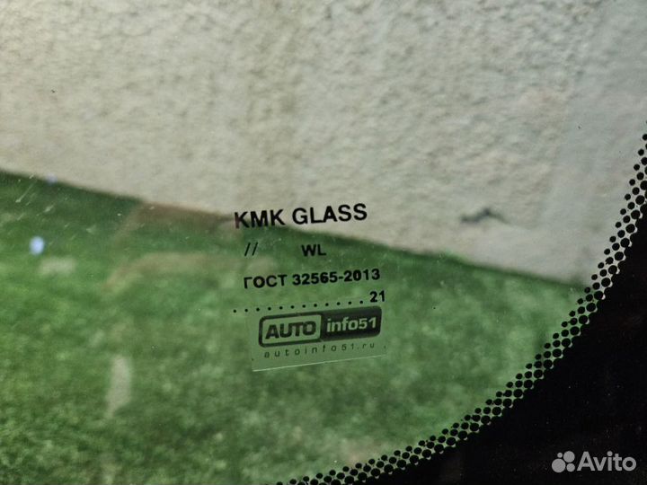 Стекло лобовое на Vovo S60 1 KMK