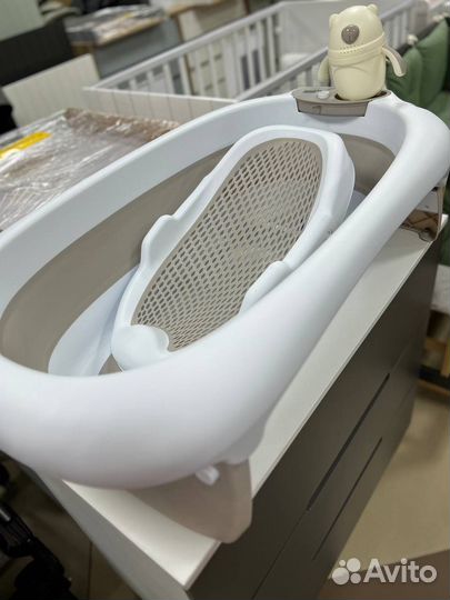 Складная ванночка с термометром и шезлонгом