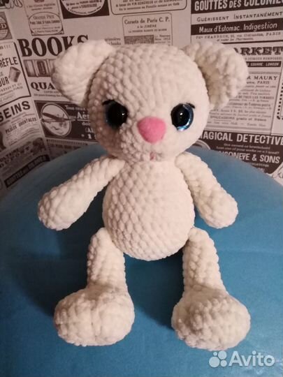 Игрушка плюшевый котик ручной работы вязаный