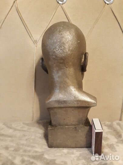 Бюст Маяковского из цветного металла