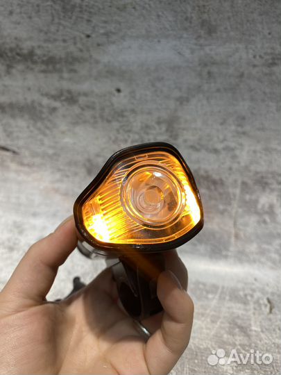 Велосипедный фонарь с сигналом и спидометром