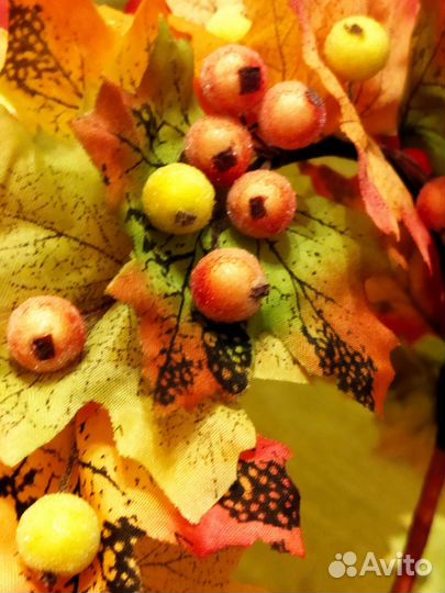 Венок на голову из осенних листьев