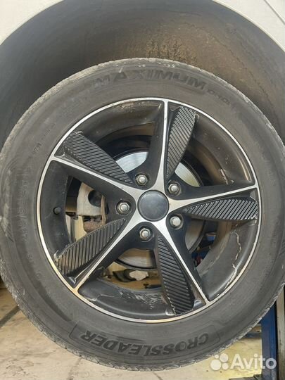 CrossLeader DH01 215/55 R16