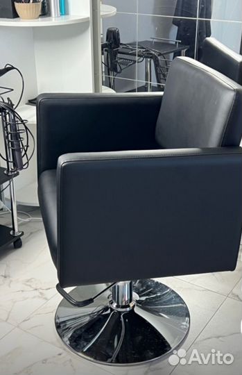Парикмахерское кресло