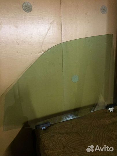 Стекло правое переднее toyota land cruiser 105