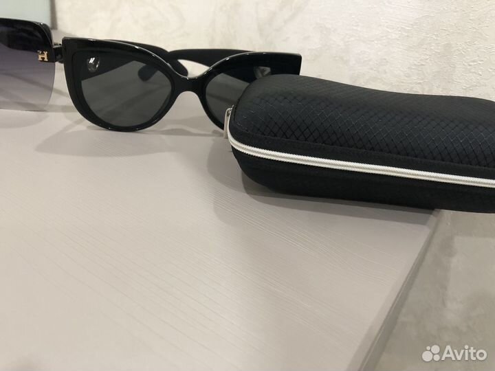 Солнечные очки женские