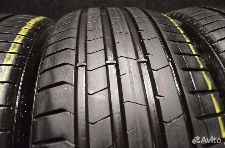 Pirelli P Zero PZ4 245/45 R19 и 275/40 R19 101Y