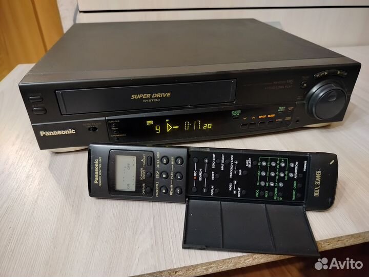Видеомагнитофон Panasonic +пульт