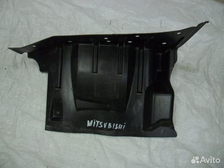 Mitsubishi ASX Пыльник двигателя лев 2010-2016 год