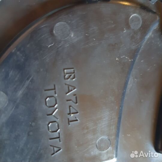 Эмблема Toyota land cruiser 200