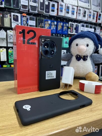 OnePlus 12, 12/256 ГБ
