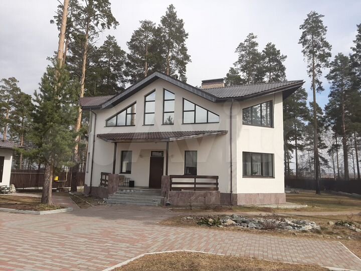 Коттедж 250 м² на участке 26 сот.