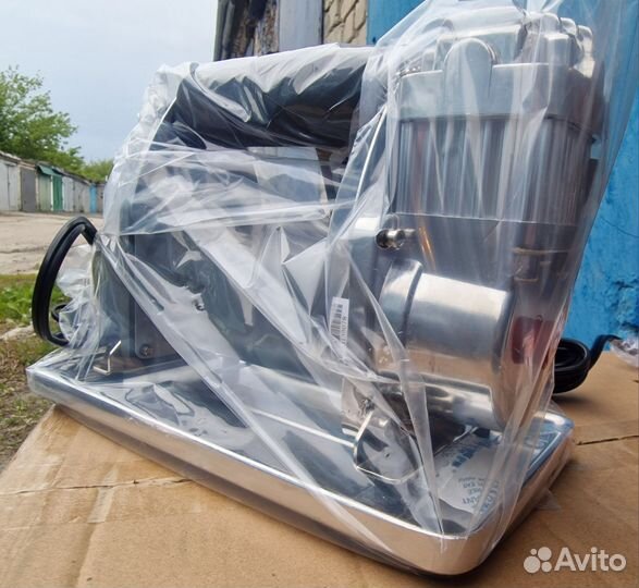Автомобильный компрессор Berkut R20