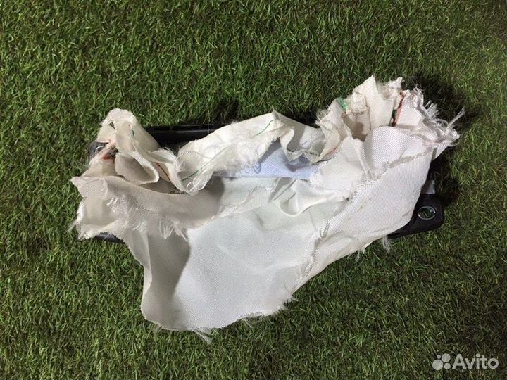 Подушка в торпедо Volkswagen Touareg NF II 2