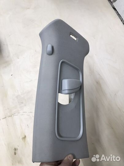 Обшивка левой стойки Passat B7