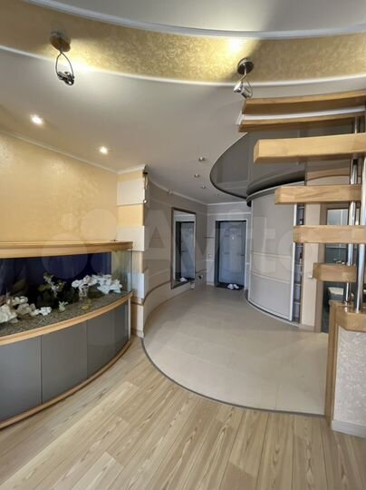 3-к. квартира, 110 м², 3/3 эт.