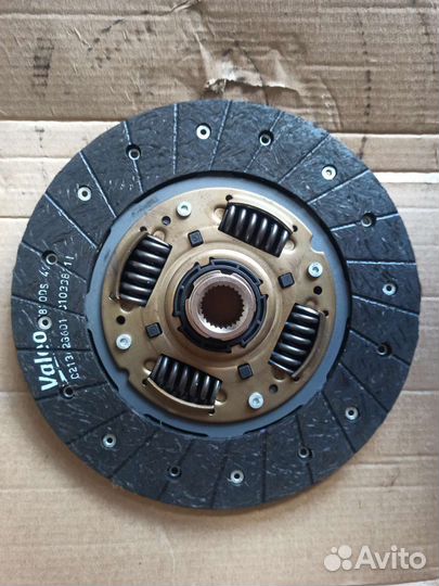 Сцепление Valeo 834104 Nissan Tiida