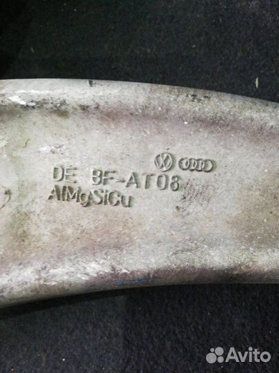 Рычаг передний передний Volkswagen Tiguan CAW 2009