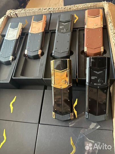 Vertu Signature S Design Pure Chocolate, 4 ГБ