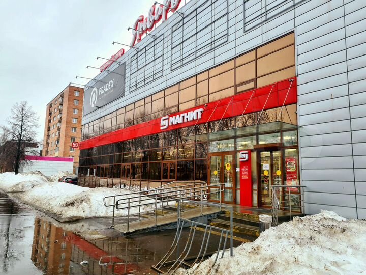 Торговое помещение, 1300 м²