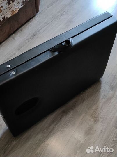 Массажная кушетка