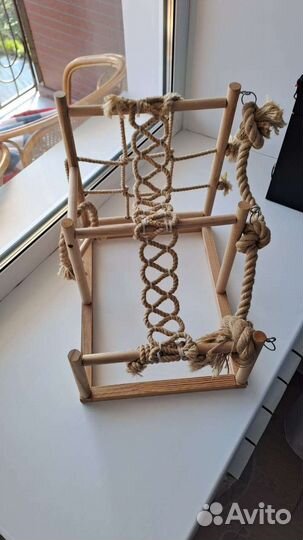 Стенд для попугаев