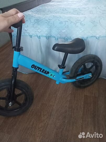 Продам беговел б/у