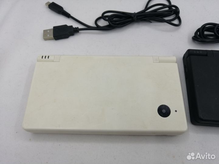 Nintendo DSI с играми на флешке