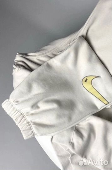 Спортивный костюм женский