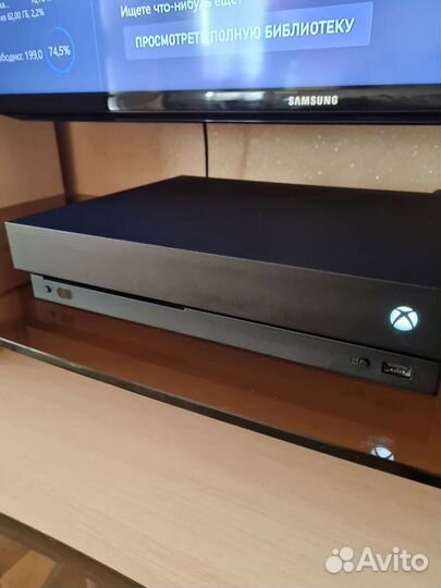 Xbox one x 1tb