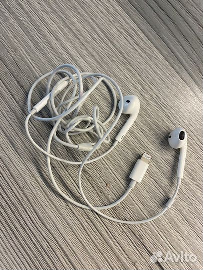 Наушники earpods