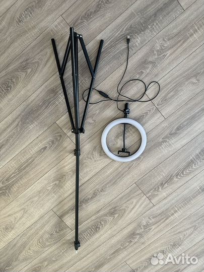 Кольцевая лампа со штативом