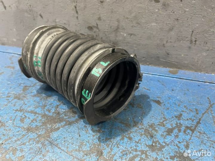 Патрубок дросселя Mazda 3 BM