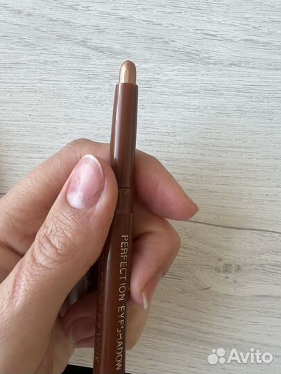 Карандаш тени косметика помада