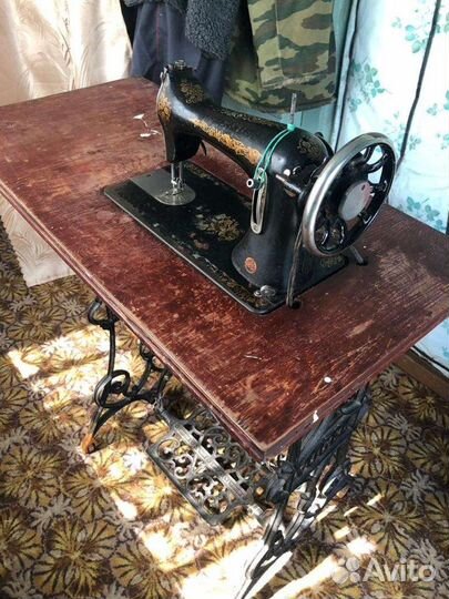 Швейная машина Singer