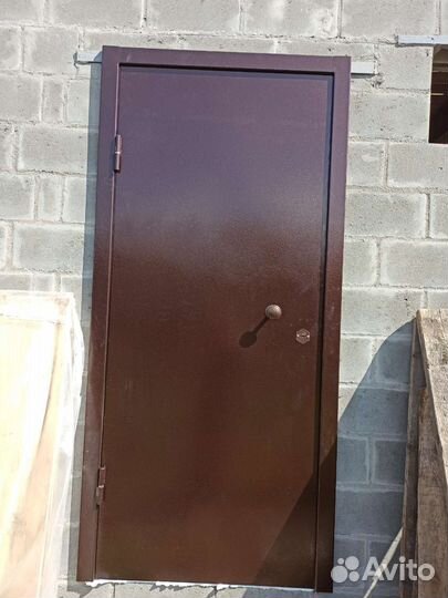 Тамбурные двери металлические перегородки