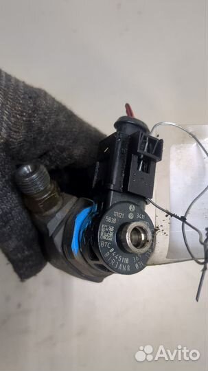 Форсунка топливная Volkswagen Tiguan, 2012