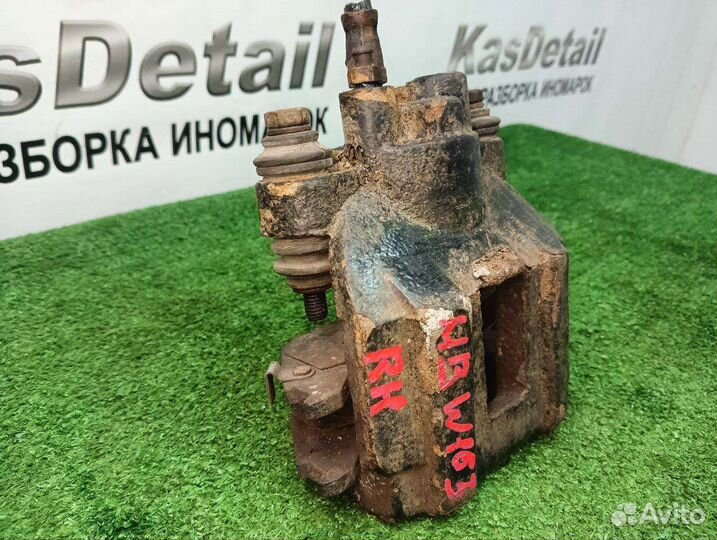 Задний правый суппорт Mercedes-Benz W163 ML 230