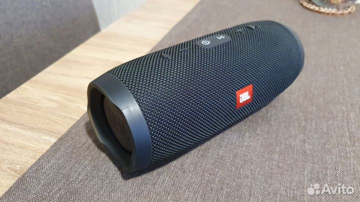 Колонка jbl charge 3