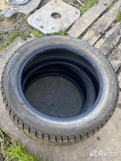 Резина зимняя шипованая 215/50 r17 Viatti 4шт