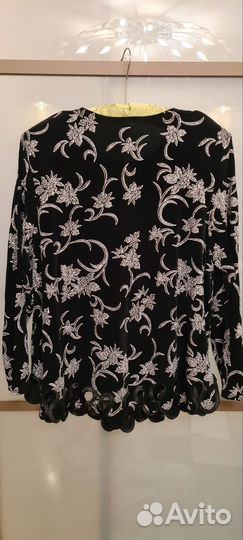 Блузка нов. Р. 58-60 серебряные цветы
