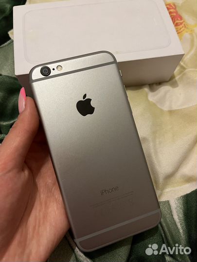 Телефон iPhone 6