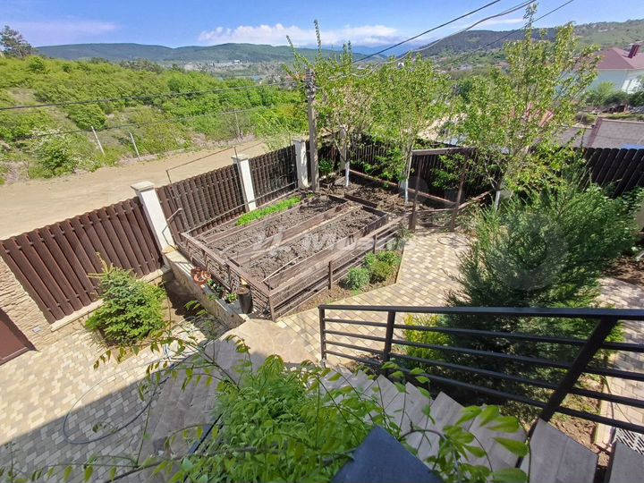 Дом 360 м² на участке 8 сот.